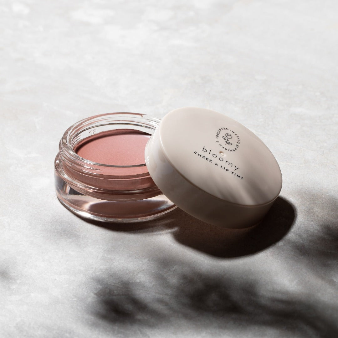 Pakkepris Natálie Blending Brush + Bloomy