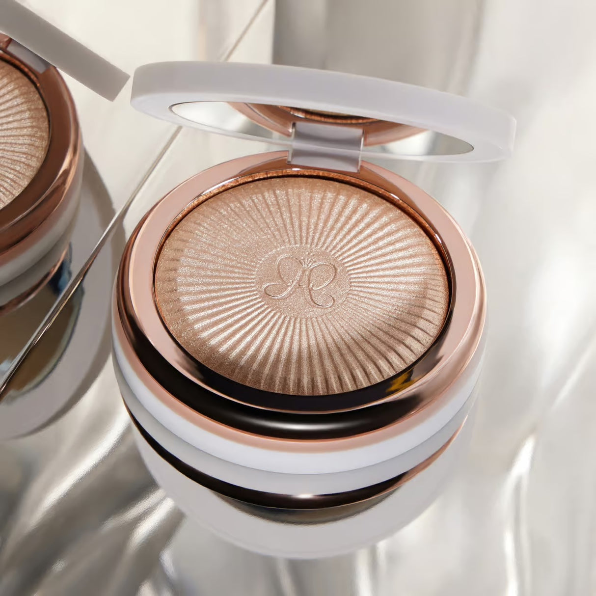 Glow Seeker Highlighter - Ethereal